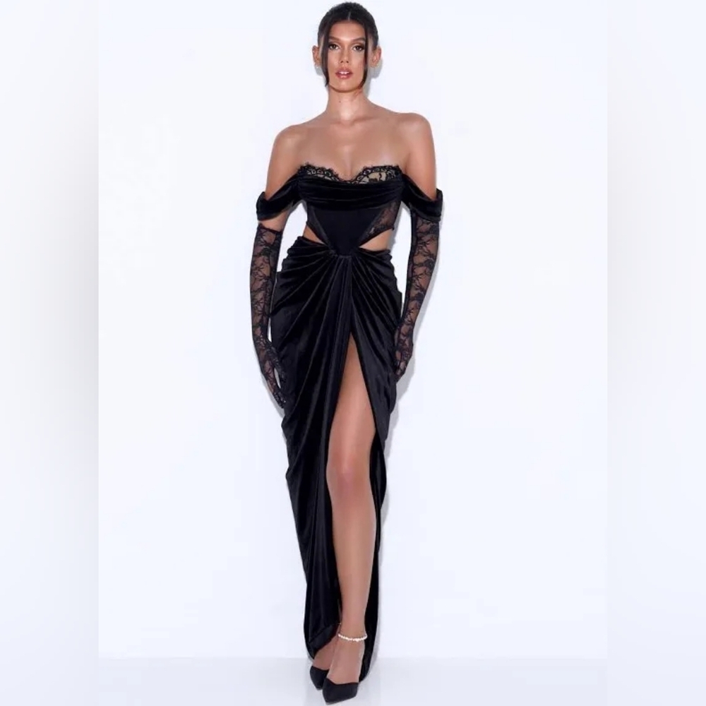 MISS CIRCLE Black Off-Shoulder Quintessa Lace Velvet Corset Gown Dress Sz Medium